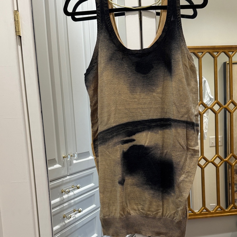 Tie-Dye Racerback Tank Top in Tan and Black